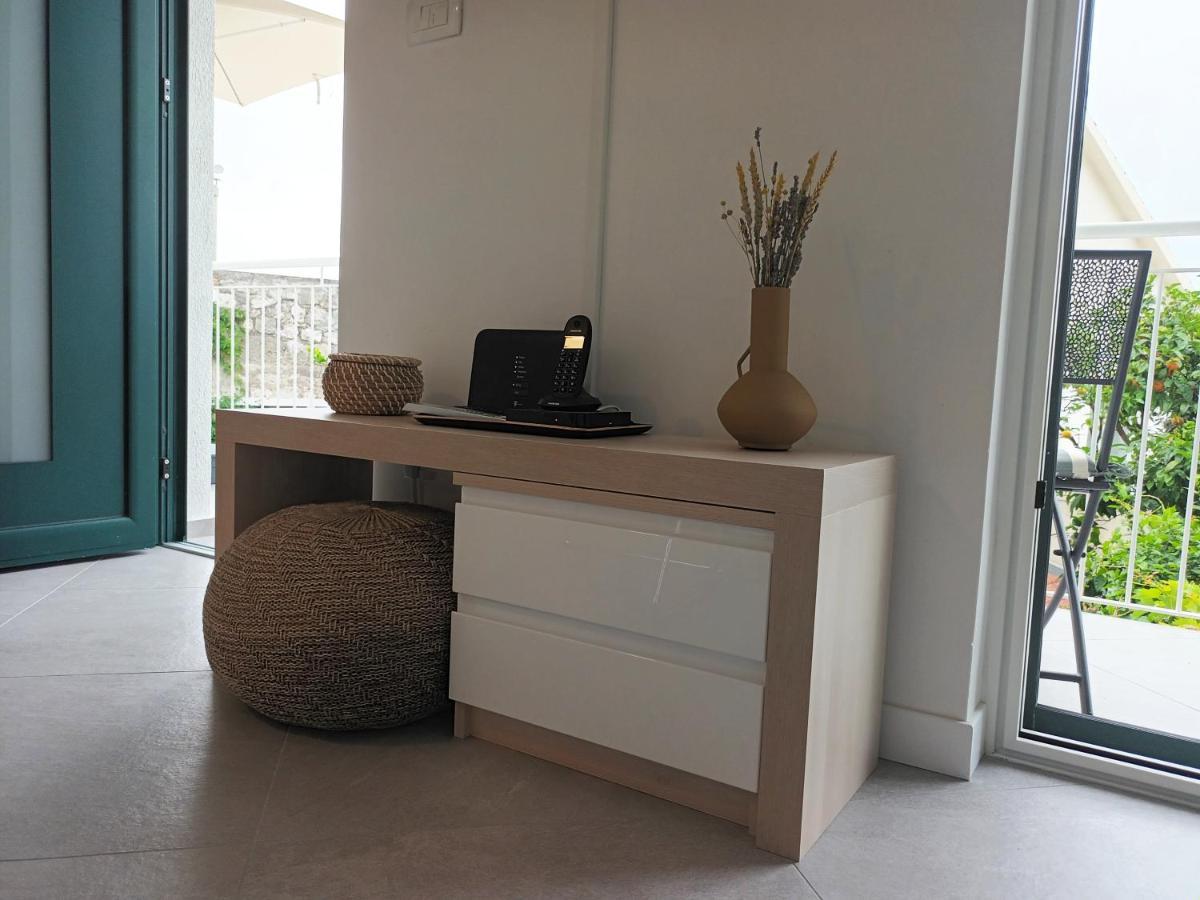Jesliving Hvar - 2 Bedroom Elegant Apartment With Sea View In Historic Center Of Đảo Hvar Ngoại thất bức ảnh