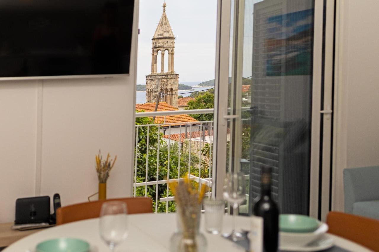Jesliving Hvar - 2 Bedroom Elegant Apartment With Sea View In Historic Center Of Đảo Hvar Ngoại thất bức ảnh