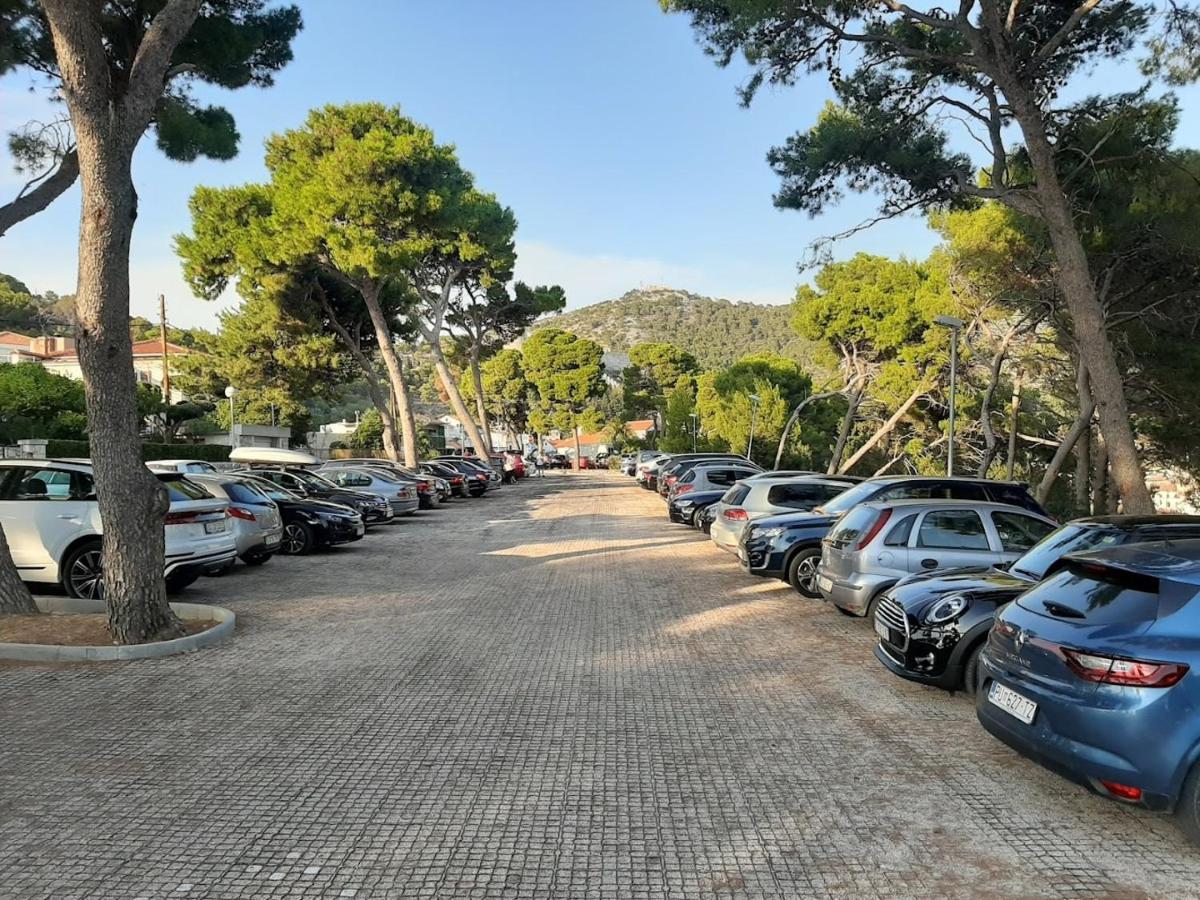 Jesliving Hvar - 2 Bedroom Elegant Apartment With Sea View In Historic Center Of Đảo Hvar Ngoại thất bức ảnh