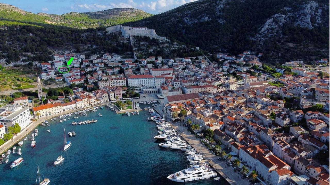 Jesliving Hvar - 2 Bedroom Elegant Apartment With Sea View In Historic Center Of Đảo Hvar Ngoại thất bức ảnh