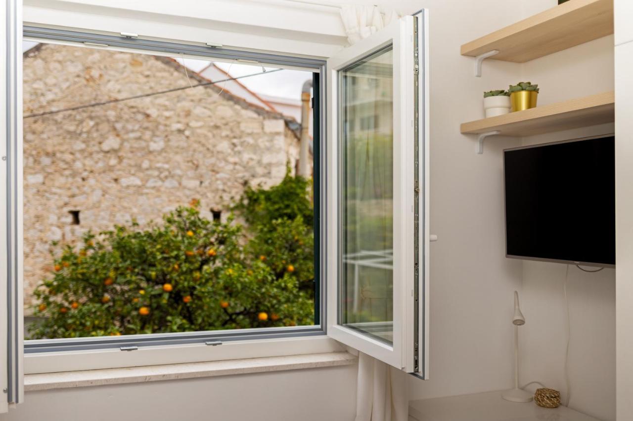 Jesliving Hvar - 2 Bedroom Elegant Apartment With Sea View In Historic Center Of Đảo Hvar Ngoại thất bức ảnh