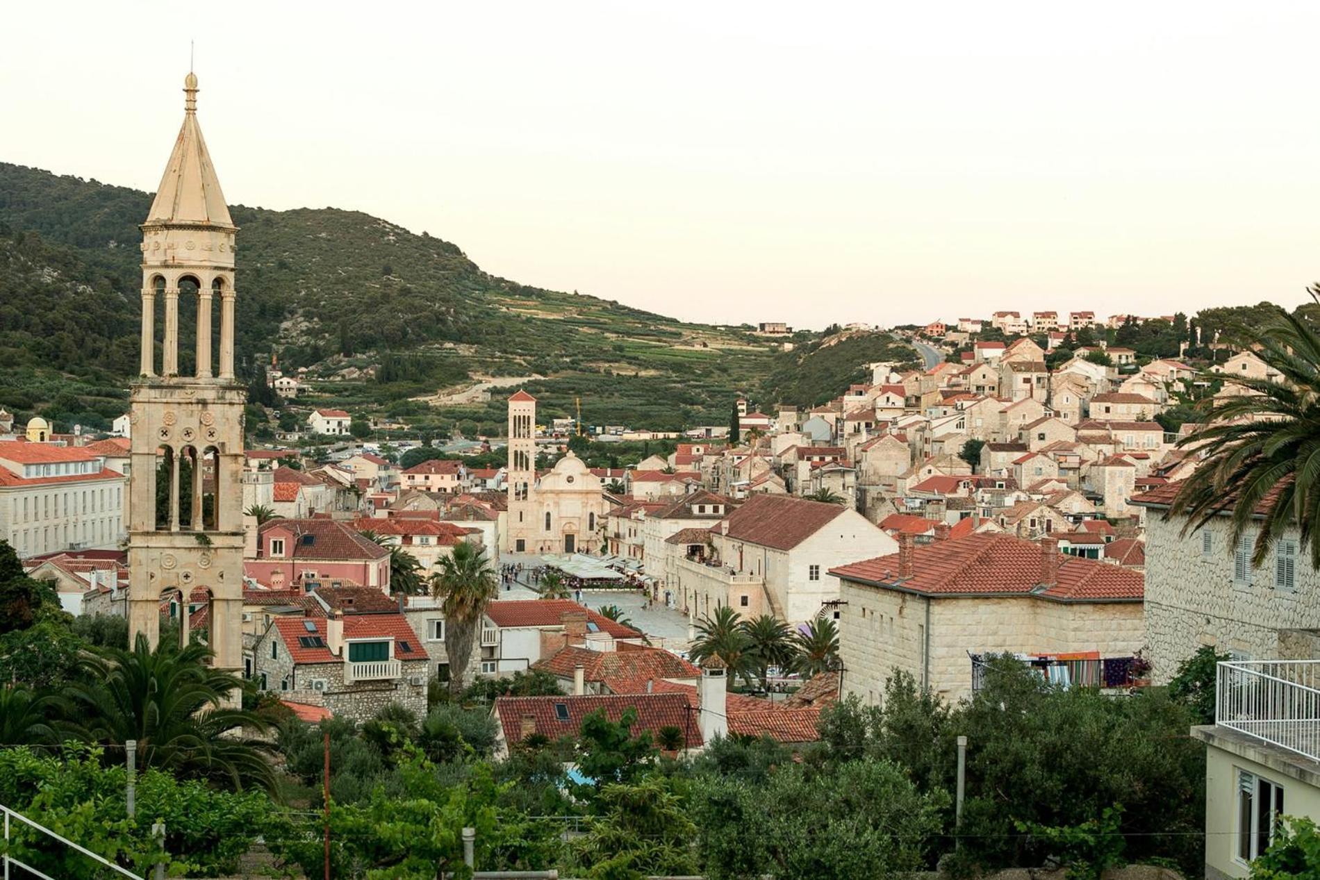 Jesliving Hvar - 2 Bedroom Elegant Apartment With Sea View In Historic Center Of Đảo Hvar Ngoại thất bức ảnh