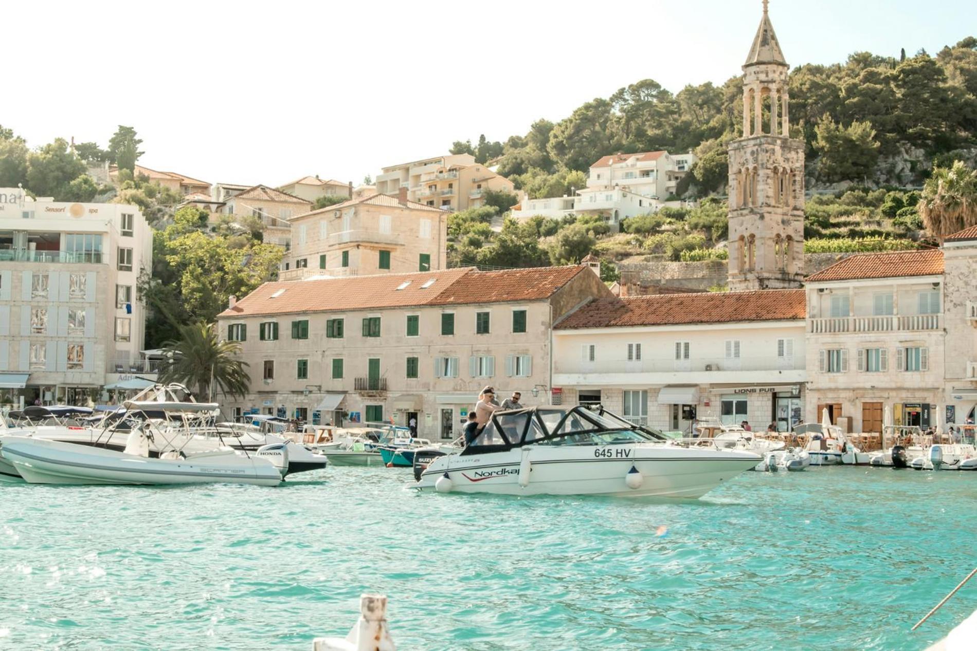 Jesliving Hvar - 2 Bedroom Elegant Apartment With Sea View In Historic Center Of Đảo Hvar Ngoại thất bức ảnh